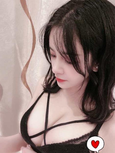 2020年10月23艺术学院毕业大胸妹子